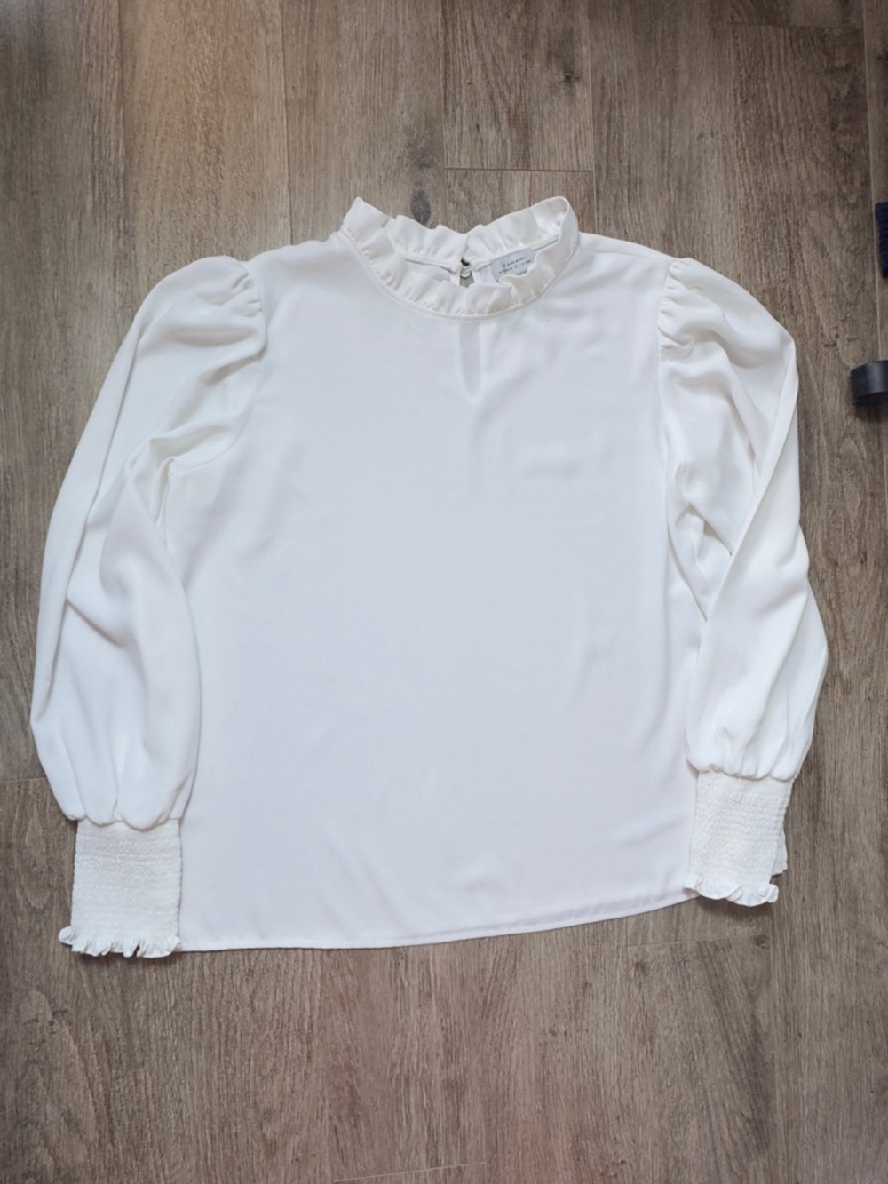 Tahari Ivory Ruffle Neck Long Sleeve Blouse